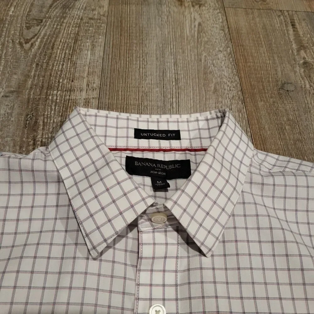 Banana Republic Untucked Fit, Non Iron Stiff Collar Dress Shirt Mens Size Medium